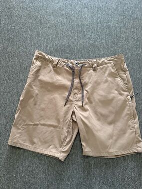 686 Men's Everyday Collection brown cargo amazing pockets shorts sz 38- Khaki